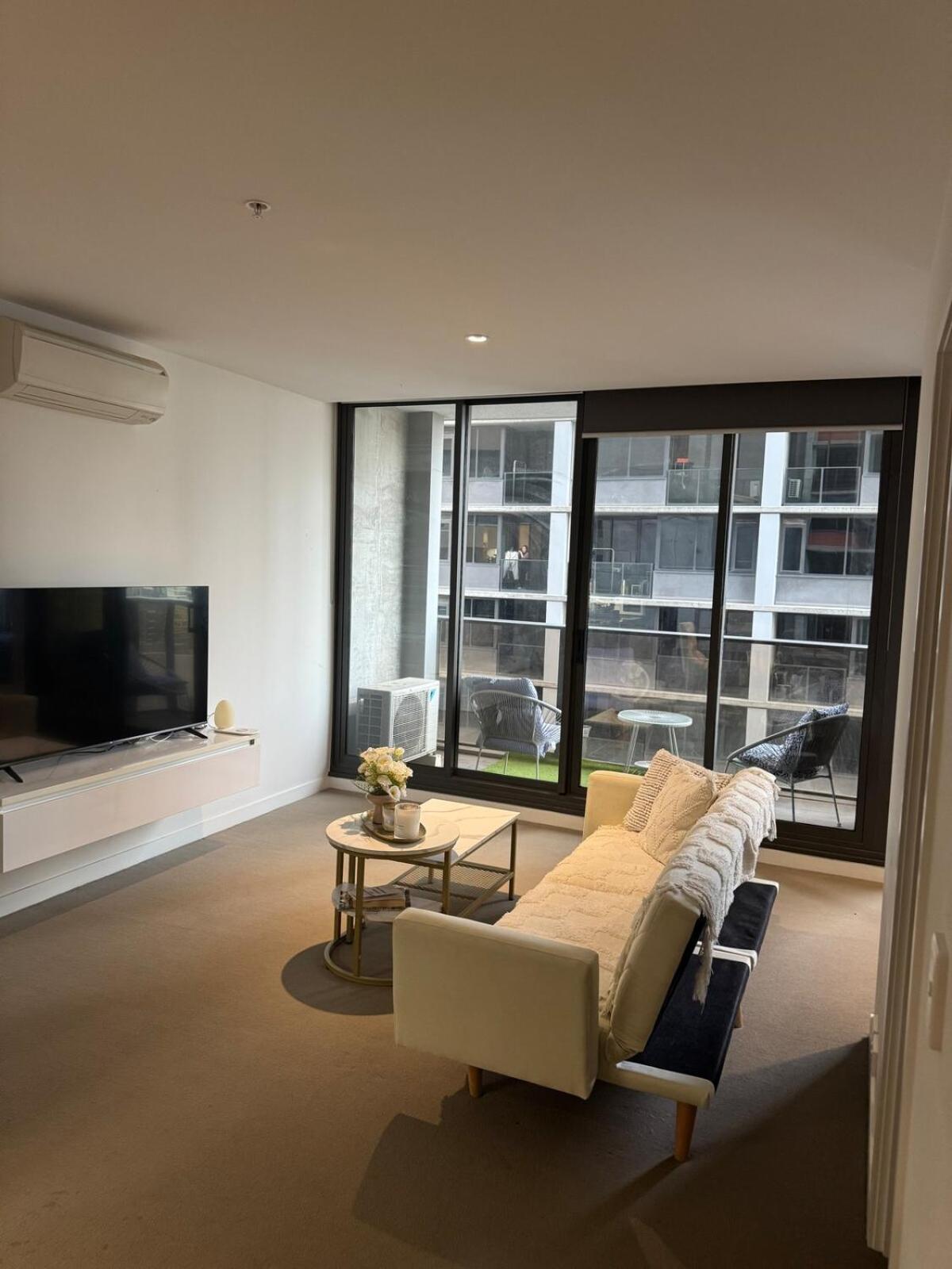Apartment Stunning Views & Relaxing Poolside